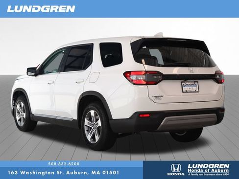 Used 2025 Honda Pilot EX-L image 3