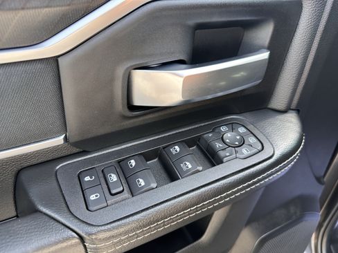 Used 2025 RAM 3500 Big Horn AWD/4WD image 18