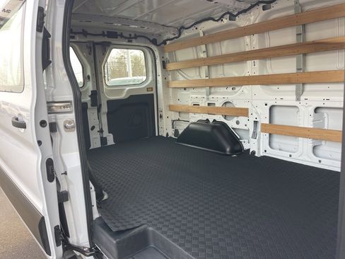 Used 2024 Ford Transit 250 Low Roof w/ Exterior Upgrade Package RWD image 27