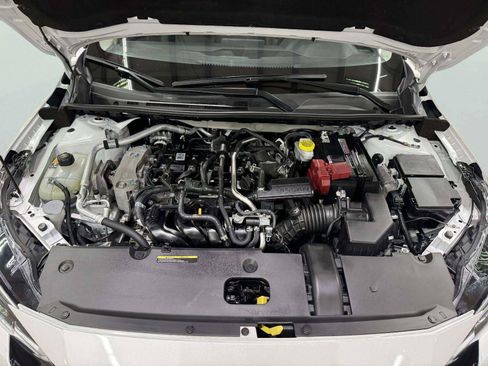 Used 2025 Nissan Sentra SR w/ SR Premium Package FWD image 13