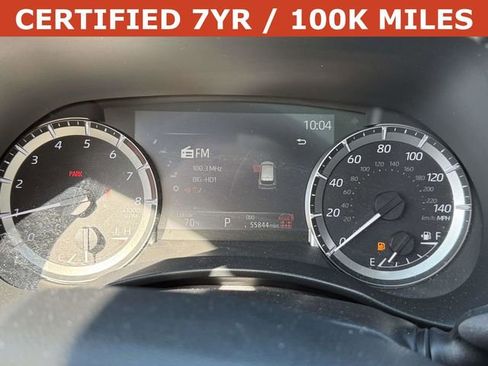 Used 2024 Toyota Highlander XLE FWD image 28