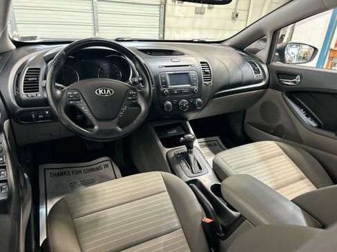 Used 2015 Kia Forte EX w/ UVO Package W/17" Alloys FWD image 4