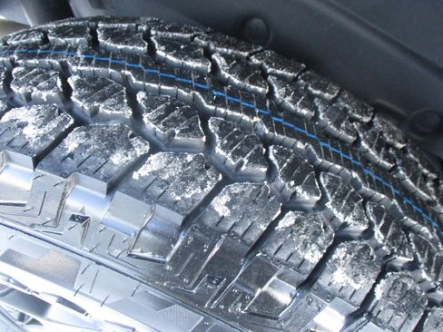 Used 2023 Jeep Wrangler Unlimited Sport image 13