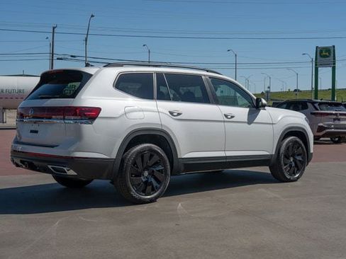 New 2026 Volkswagen Atlas SE FWD image 6