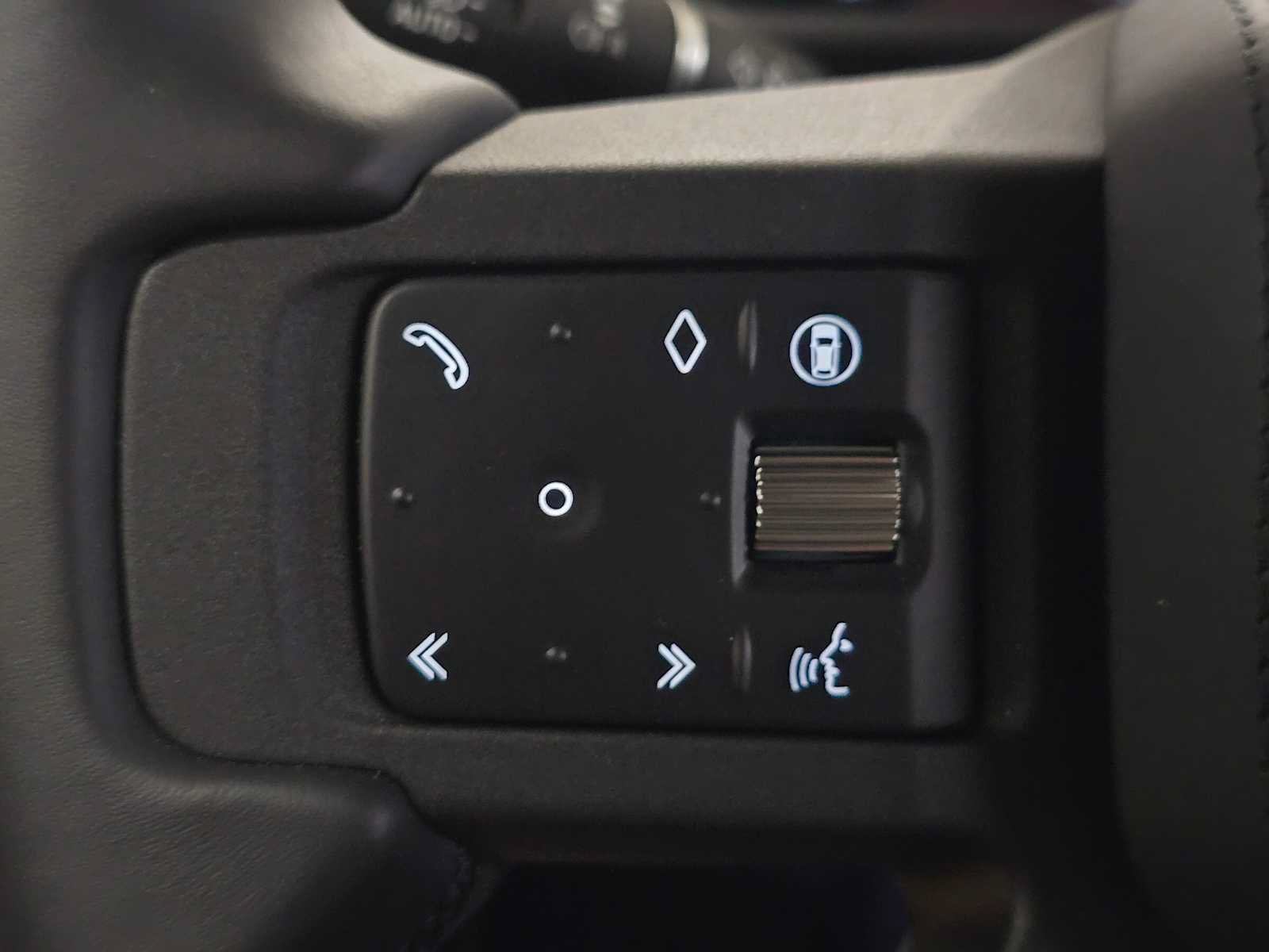 New 2025 Land Rover Defender 130 X AWD/4WD image 31