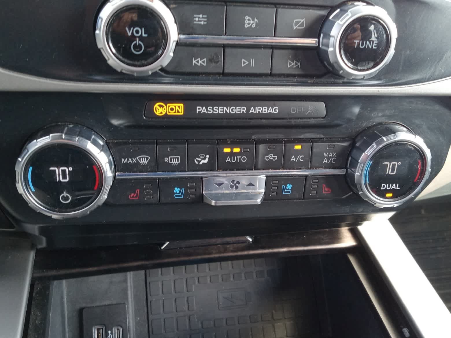 Used 2022 Ford F250 Lariat w/ Lariat Ultimate Package AWD/4WD image 26