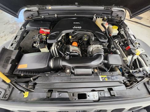 Used 2019 Jeep Wrangler Sport AWD/4WD image 31