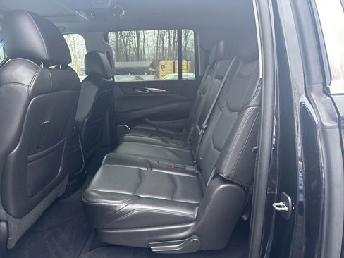 Used 2015 Cadillac Escalade ESV Luxury image 37