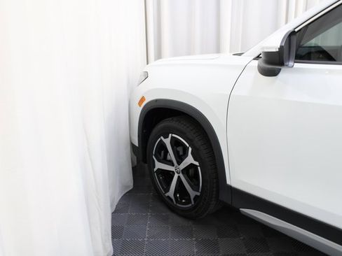 New 2025 Volkswagen Tiguan SE image 21