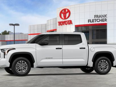 New 2026 Toyota Tundra SR5 w/ SR5 Premium Package