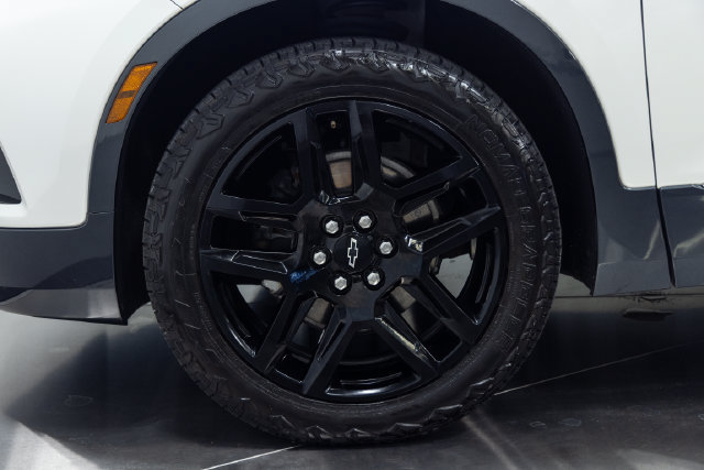 Used 2022 Chevrolet Blazer Premier w/ LPO, Black Grille Bar Package AWD/4WD image 28