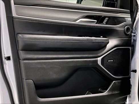 Used 2025 Jeep Wagoneer Series II w/ Premium Group I image 21