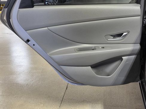 Used 2023 Hyundai Elantra SEL w/ Convenience Package FWD image 13