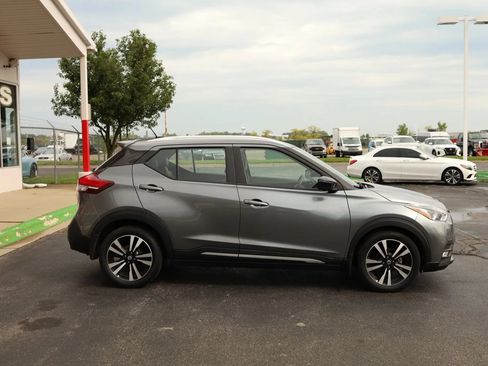 Used 2020 Nissan Kicks SR w/ SR Premium Package FWD image 4