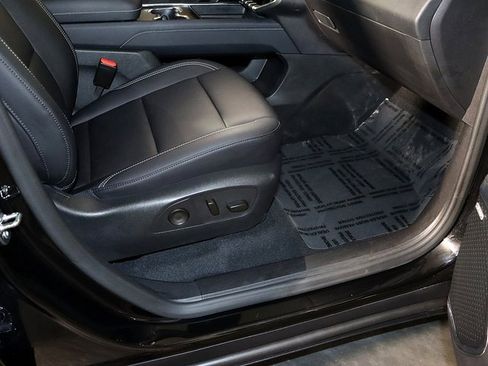 Used 2024 GMC Acadia Elevation image 37