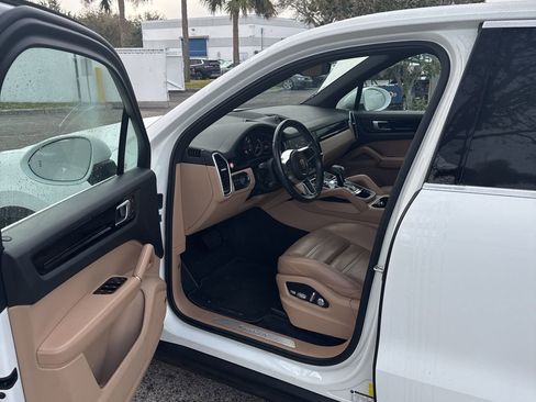 Used 2020 Porsche Cayenne image 8