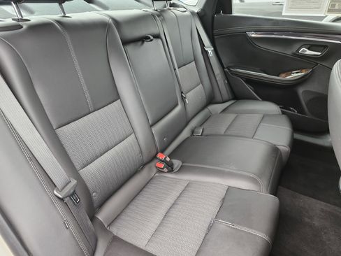 Used 2014 Chevrolet Impala LT w/ Convenience Package FWD image 19