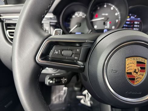 Certified 2026 Porsche Macan AWD/4WD image 39