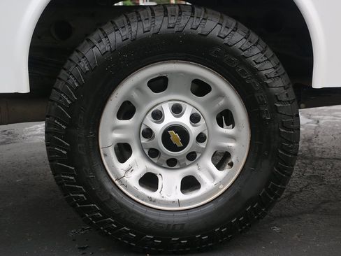 Used 2024 Chevrolet Silverado 2500 LT w/ Convenience Package AWD/4WD image 41