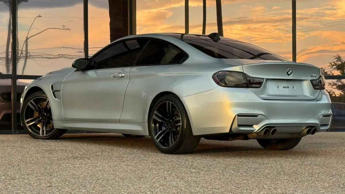 Used 2018 BMW M4 Coupe RWD image 7