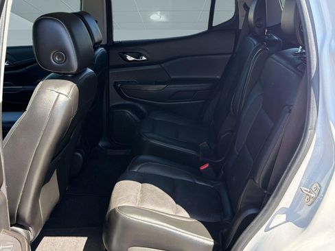 Used 2019 GMC Acadia SLT w/ Black Edition FWD image 20