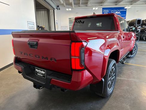 Used 2026 Toyota Tacoma TRD Sport AWD/4WD image 5