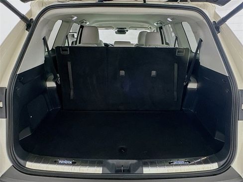 Used 2024 Toyota Grand Highlander XLE image 26