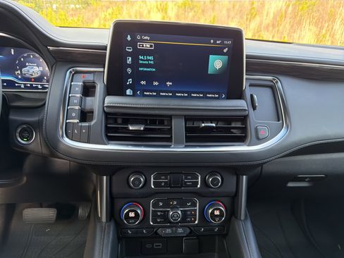 Used 2023 Chevrolet Tahoe Z71 w/ Luxury Package image 30