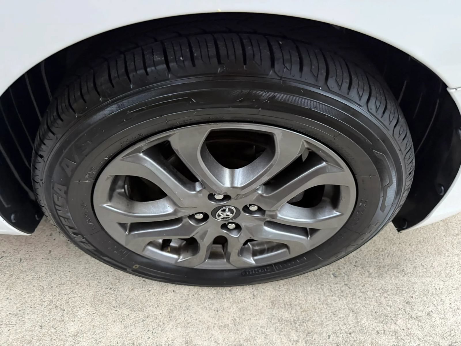 Used 2020 Toyota Yaris XLE FWD image 29