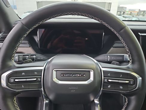 Used 2024 GMC Acadia Denali image 24