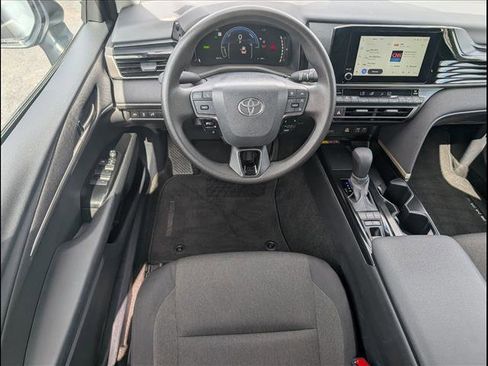 Used 2025 Toyota Camry LE image 8
