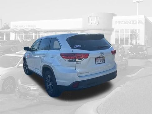 Used 2019 Toyota Highlander LE image 4