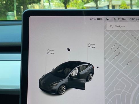 Used 2018 Tesla Model 3 Mid Range image 27