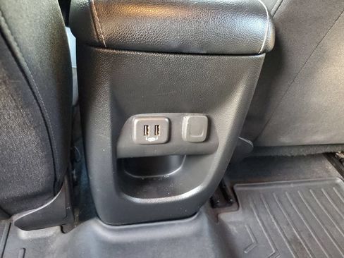 Used 2020 Chevrolet Colorado LT RWD image 16