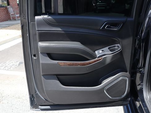 Used 2020 Chevrolet Suburban LT AWD/4WD image 10