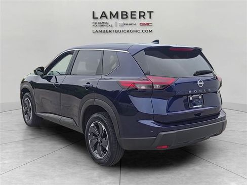 Used 2025 Nissan Rogue SV FWD image 3