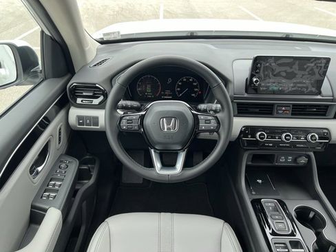New 2025 Honda Pilot EX-L image 13