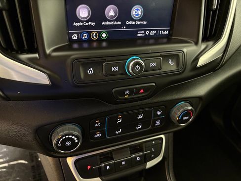 Used 2024 GMC Terrain SLE FWD image 25