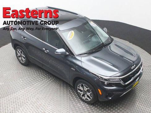 Used 2023 Kia Seltos EX AWD/4WD image 3