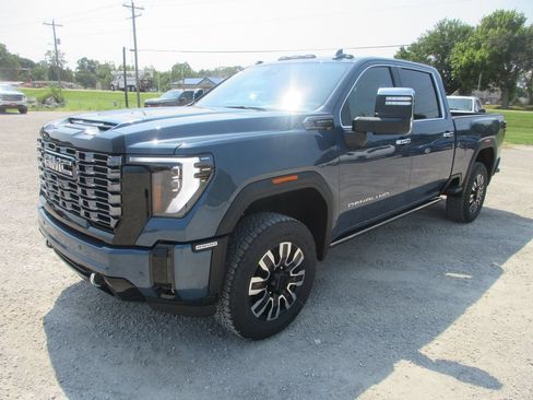 New 2026 GMC Sierra 2500 Denali Ultimate AWD/4WD image 10