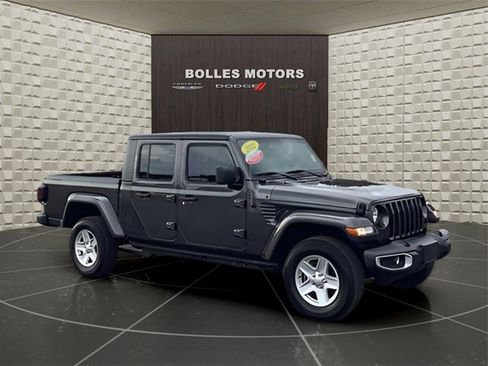 Certified 2022 Jeep Gladiator Sport image 2