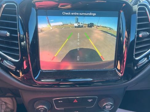 Used 2019 Jeep Compass Limited image 19