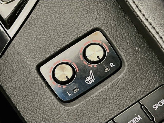 Used 2016 Toyota Avalon XLE Premium FWD image 21