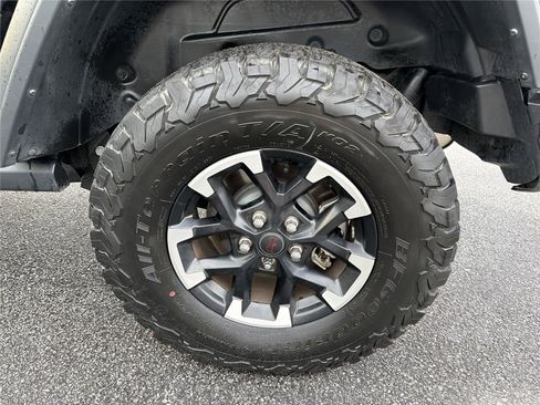 Used 2025 Jeep Wrangler Unlimited Rubicon AWD/4WD image 18