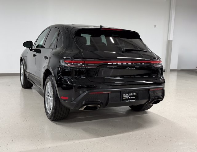 Certified 2026 Porsche Macan AWD/4WD image 3