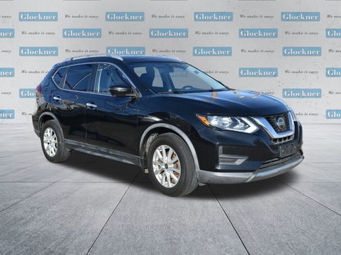 Used 2018 Nissan Rogue SV w/ Premium Package image 3