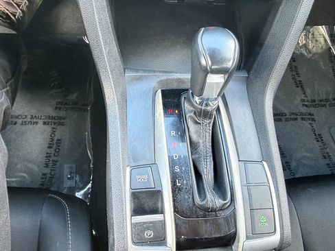Used 2020 Honda Civic EX image 17