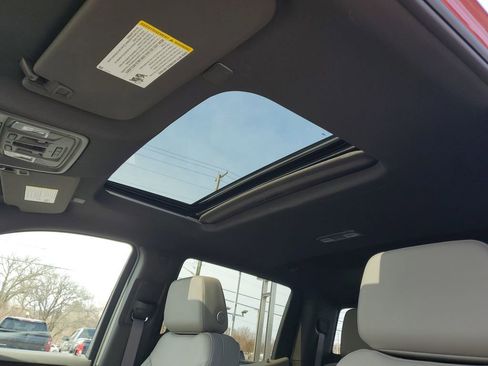 New 2026 GMC Sierra 1500 SLT image 16