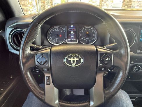 Used 2017 Toyota Tacoma TRD Off-Road w/ Tow Package image 17