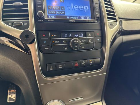Used 2012 Jeep Grand Cherokee Altitude AWD/4WD image 24